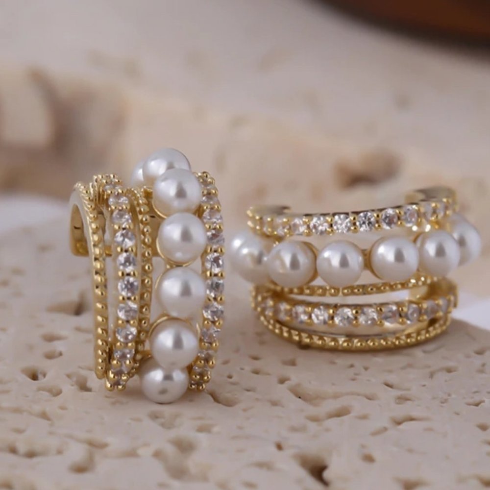 NEW 18K Gold Plated Pearl Diamond Hoop Earrings - Picture 1 of 7